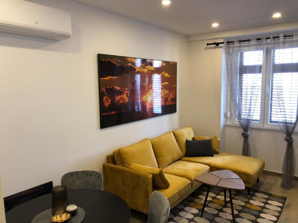 Apartment Mak With Free Parking Pula Exterior photo